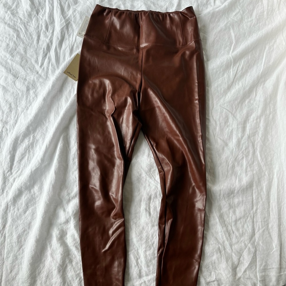 Aritzia Wilfred Daria vegan leather leggings